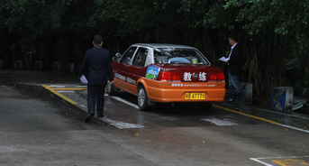科目二半坡起步技巧解析