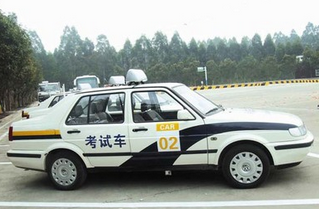 考驾照不适应考试车怎么办