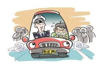 半坡起步时判断离合器联动点的方法