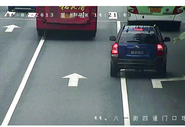 科目三考试变更车道紧急情况应对
