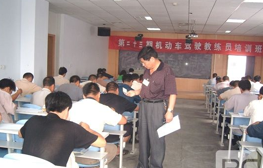 驾照科目一灯光题目记忆技巧