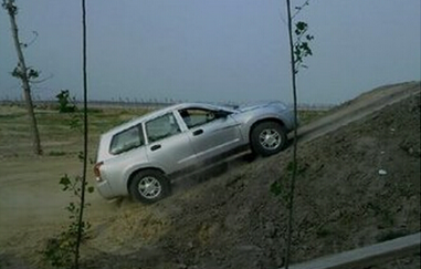 新手开车如何避免上坡后溜车
