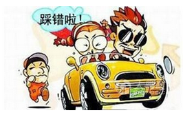 女司机如何避免油门当刹车
