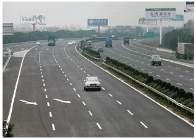 如何安全地变更车道   新手变更车道技巧