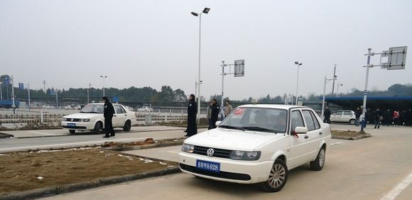 新手坡道行车技巧