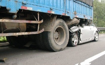 不想追尾?请躲开这六种车!新手请注意!
