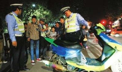 汽车驾照可以开摩托吗