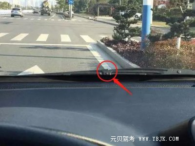一分不扣完成科三靠边停车？教练亲自示范的操作 第1张-库车驾校排名-报名电话-价格表-考驾照流程-科目考试技巧