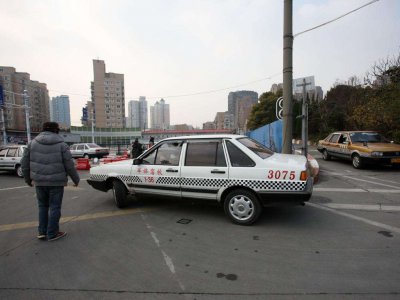 科二倒车入库车身不直？教你几个小窍门轻松搞定