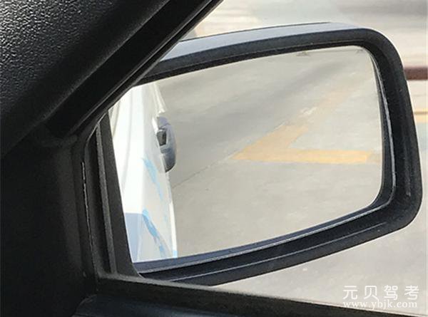 倒车入库中离合器的正确使用方法，分步骤详解 第2张-库车驾校排名-报名电话-价格表-考驾照流程-科目考试技巧