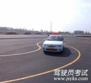2019驾考新规曲线行驶技巧 第1张-库车驾校排名-报名电话-价格表-考驾照流程-科目考试技巧