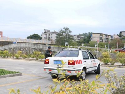 学车不听教练话，练上百遍也要挂